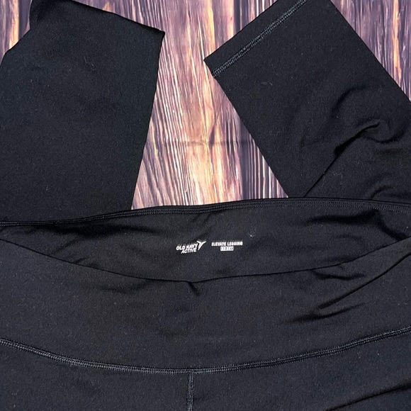 🖤NWT Old Navy Black Active Leggings 2X🖤 - Picture 2 of 4